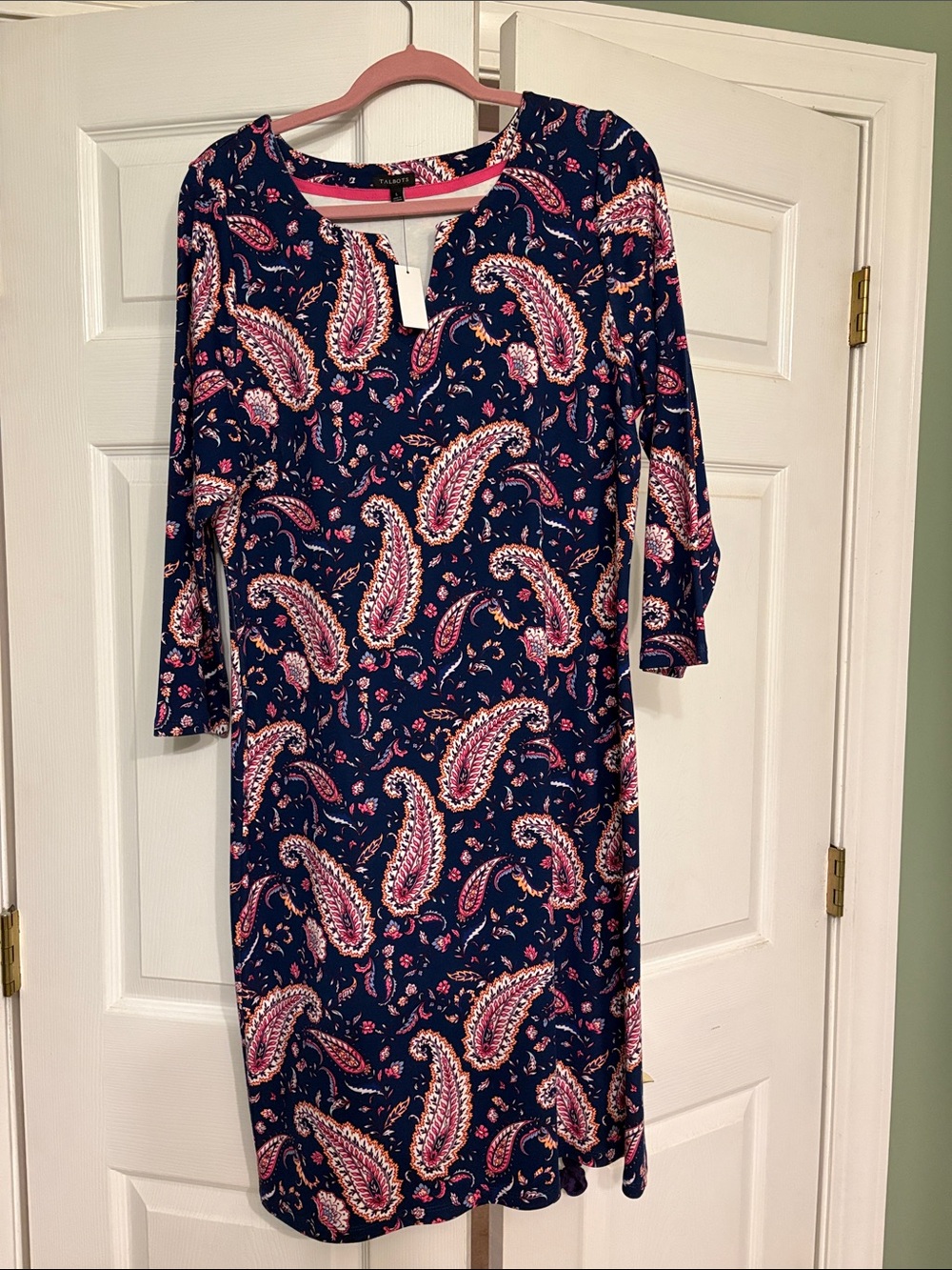 NWT Women's Navy 3/4 Sleeve Paisley Shift Dress with Pink Accents
